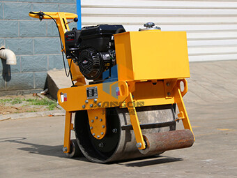 適合公路養(yǎng)護(hù)的小型壓路機(jī)真的挺不錯(cuò)！
